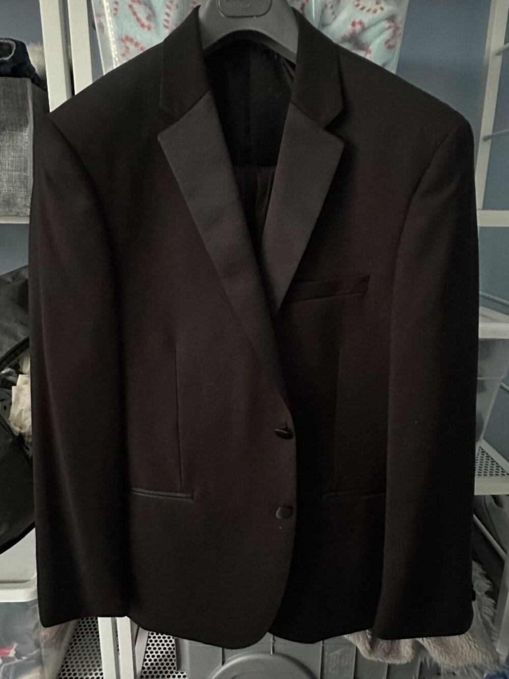 Men's Caravelli black tuxedo with bow tie, cufflinks and buttons 40S pants were